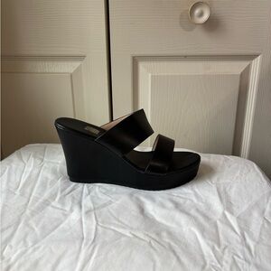 Woman’s Open Toe Wedges Black Platform Sandals Size 10